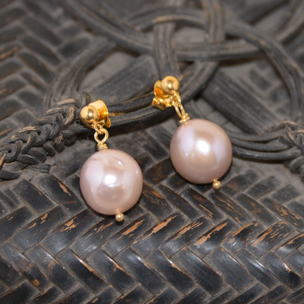Pink Freshwater Pearl on Gold Stud Earring