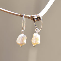 Freshwater Pearl Drop Earring with Circle Hook