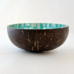 Oyster Shell Lacquered Coconut Bowl - Mint Green
