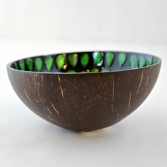Oyster Shell Lacquered Coconut Bowl - Green Teardrop